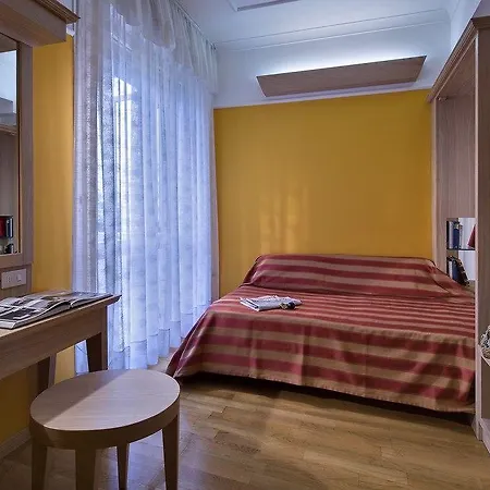 Отель Abner's 4*