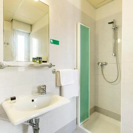 Condor - Con Piscina Hotel