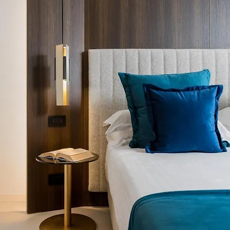 Hotel We Me 4*