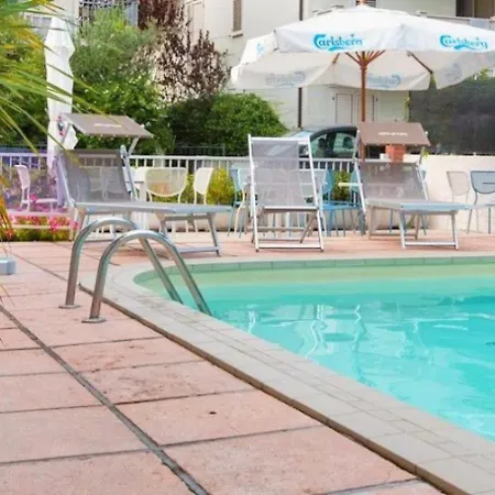La Plata - Con Piscina Hotel