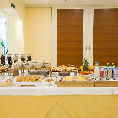 Mansarda Cannes Hotel 3*