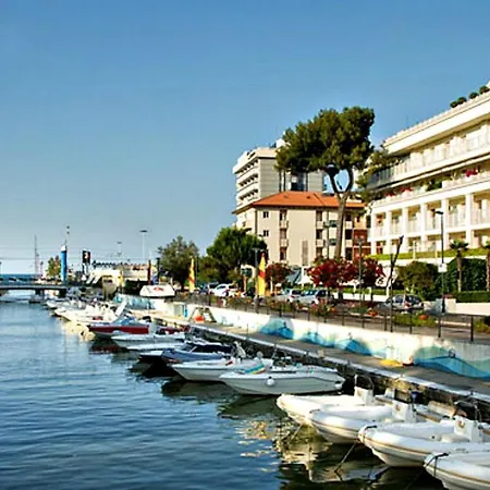 Mansarda Cannes 3* Riccione