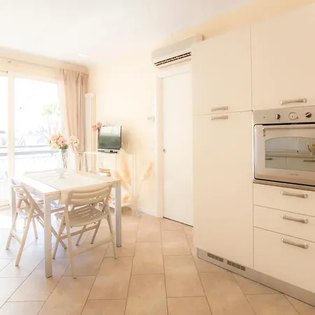 Sirena Apartment *