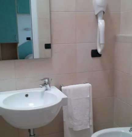 Trocadero Hotel 2*