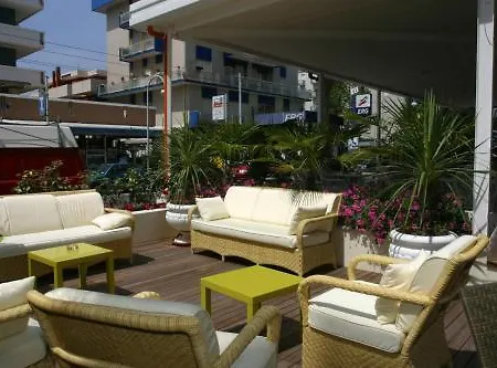 Hotel Fedora 3*