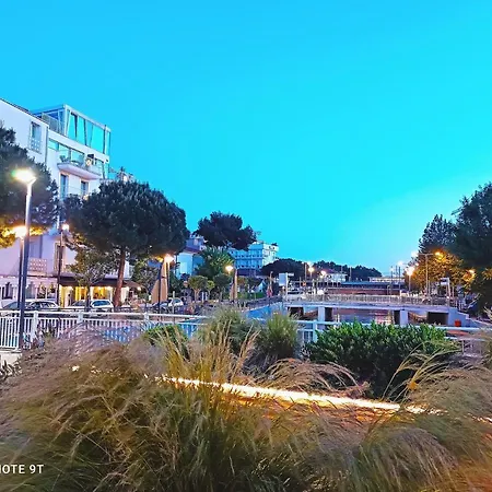 Garisenda -b&b&brunch In Centro A Riccione- 3*