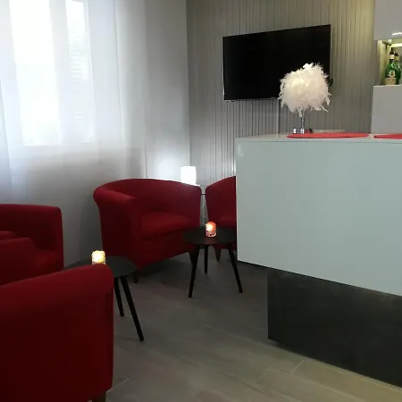 Condor - Con Piscina Hotel Riccione
