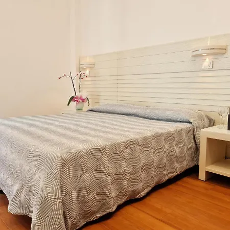 Club Hotel 3*
