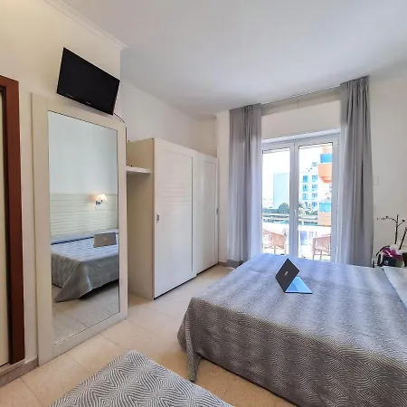 Club Hotel