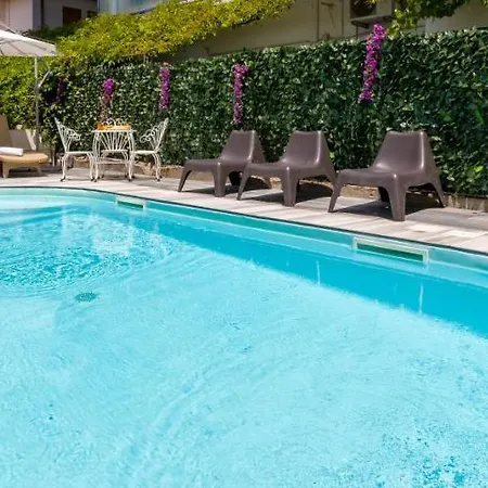 Condor - Con Piscina 2* Riccione