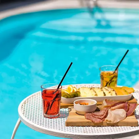 Hotel Condor - Con Piscina 2*