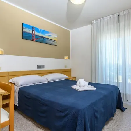 Lina Hotel 3*