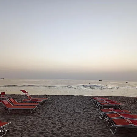 Garisenda -b&b&brunch In Centro A Riccione- 3*