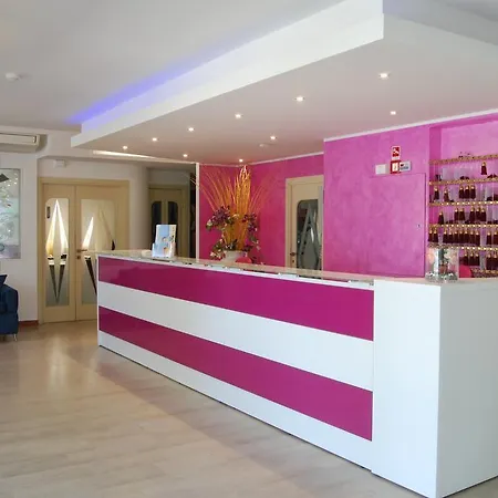 Kent Hotel 3*