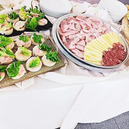 Garisenda -b&b&brunch In Centro A Riccione- Hotel