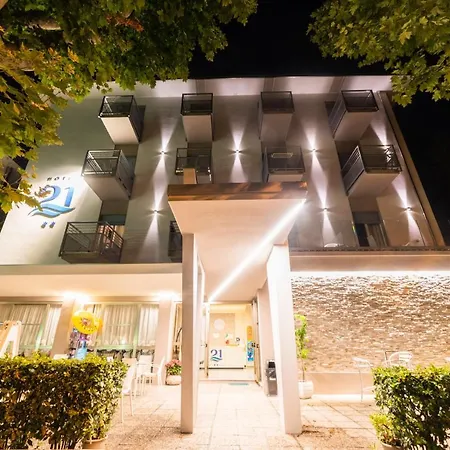21 Hotel 2*