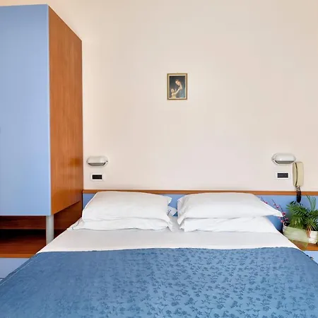 Otel Roby 2*