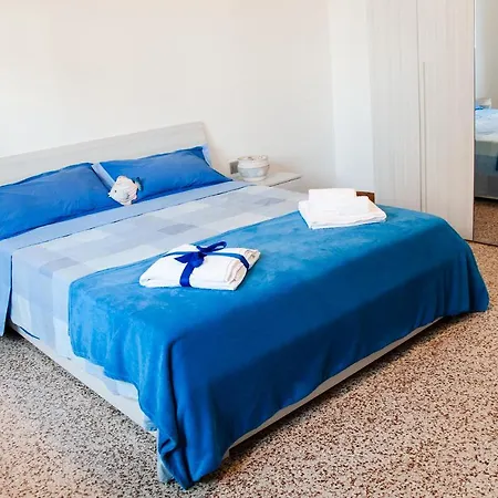 Casa Vacanze Mainardi Con Giardino Riccione