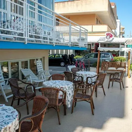 Angeles - Fronte Mare 酒店 里乔内