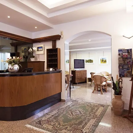 Puccini Hotel 2*