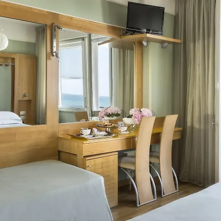 Abner's Отель 4*
