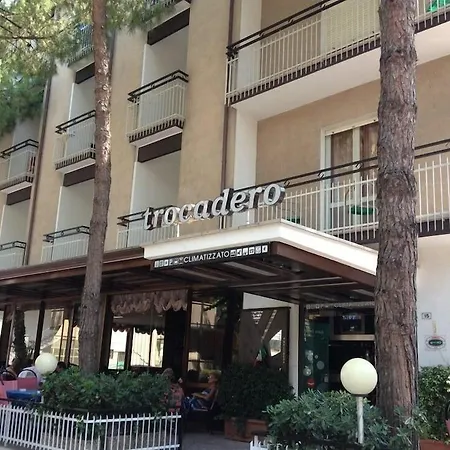 Trocadero Szálloda 2*
