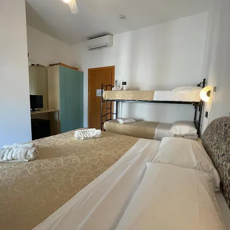 Marina Hotel 3*