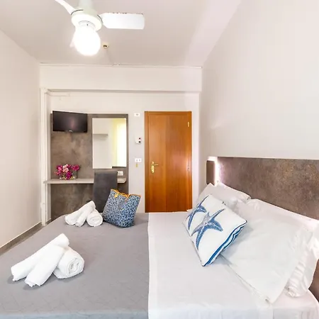 Hotel Condor - Con Piscina
