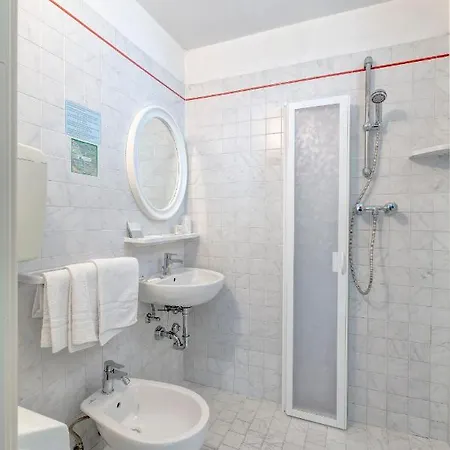 Condor - Con Piscina Hotel Riccione