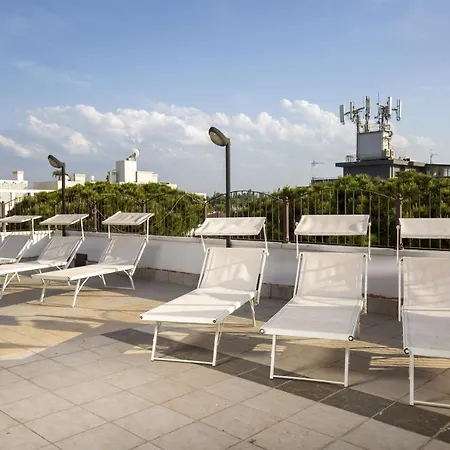Luana Hotel