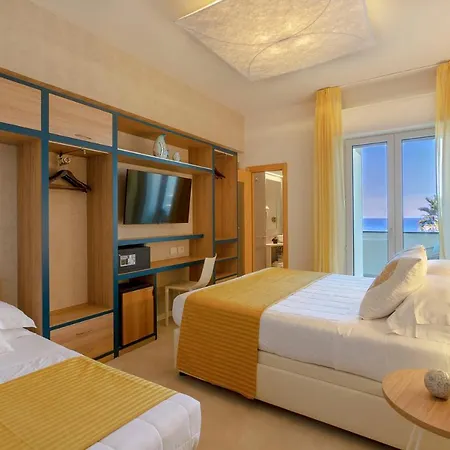 Hotel Commodore