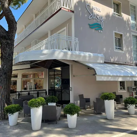 Susy - Ambienti Rinnovati 2022 - Direttamente Su Viale Dante E A Due Passi Dal Mare Hotel Riccione