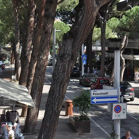 Hotel Susy - Ambienti Rinnovati 2022 - Direttamente Su Viale Dante E A Due Passi Dal Mare 2*