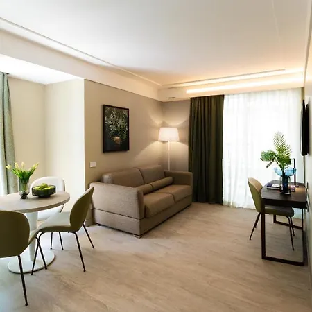 Ceccarini 9 호텔 4*