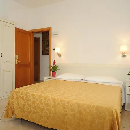 Aida Hotel 2*