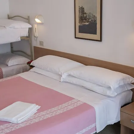 Harmony Hotel 2*