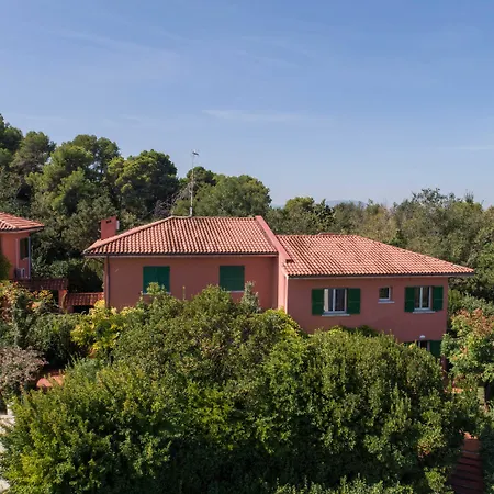 Aparthotel Residenze Al Colle Dei Pini
