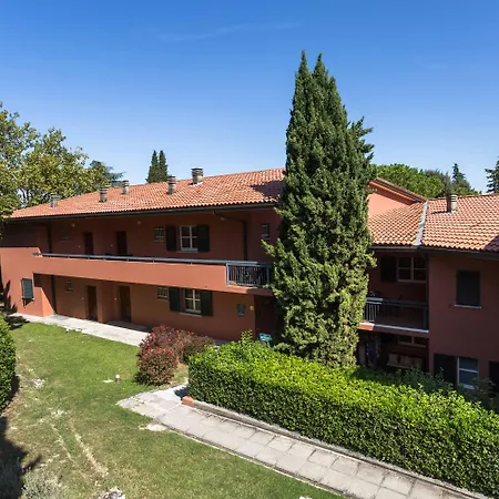 Aparthotel Residenze Al Colle Dei Pini 3*