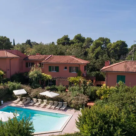Aparthotel Residenze Al Colle Dei Pini Riccione