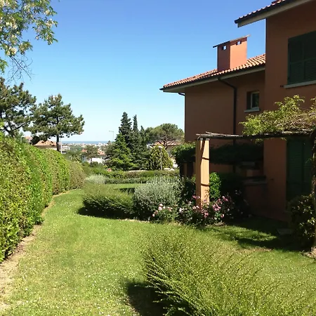 Residenze Al Colle Dei Pini 3*