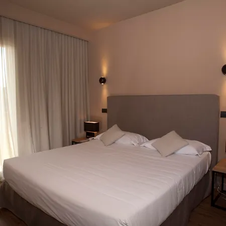 Hotel Select & -