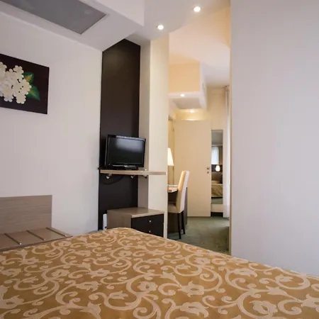 Augustus Hotel
