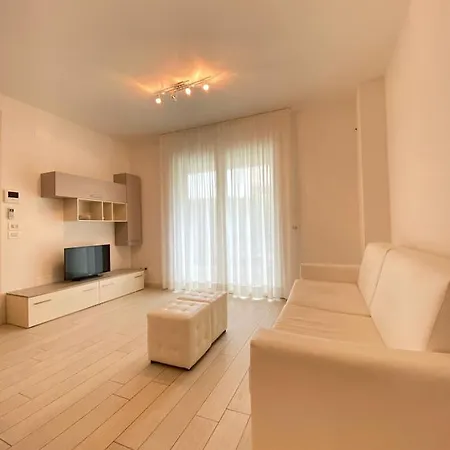 Apartment Piano Terra Con Corte Via Pilo - Abissinia