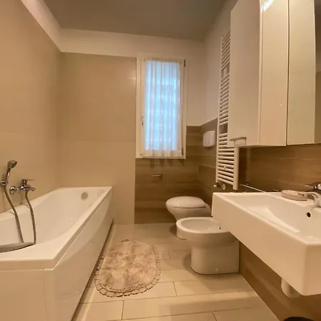 Piano Terra Con Corte Via Pilo - Abissinia Apartment Riccione