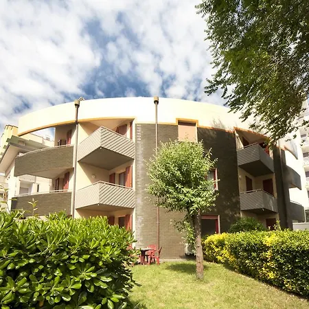 Aparthotel Aris