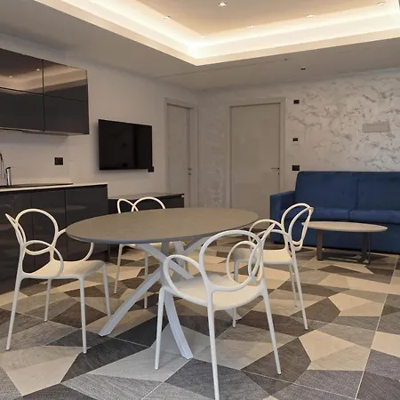 Apartmanhotel Elegance 4*