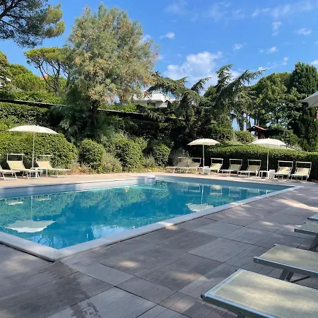 Residenze Al Colle Dei Pini Aparthotel Riccione