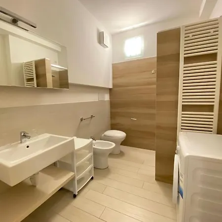 Piano Terra Con Corte Via Pilo - Abissinia Apartment