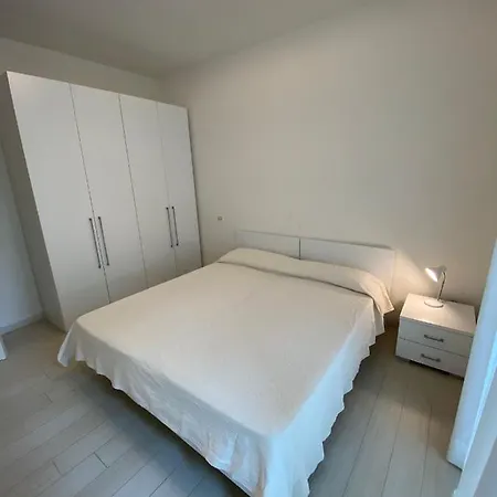 Piano Terra Con Corte Via Pilo - Abissinia Riccione