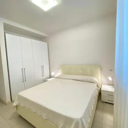 Apartment Piano Terra Con Corte Via Pilo - Abissinia Riccione